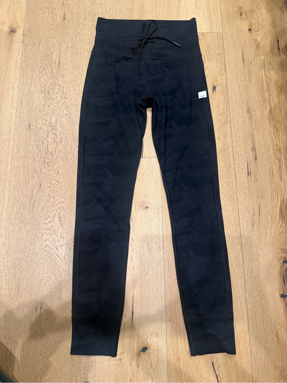 Vuori daily legging camo